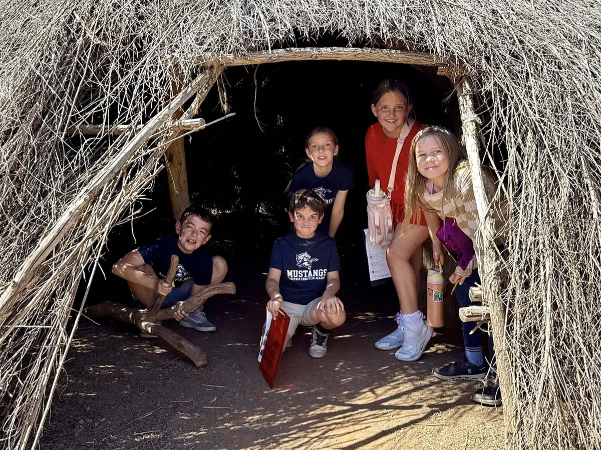students-desert-nature-shelter-field-trip